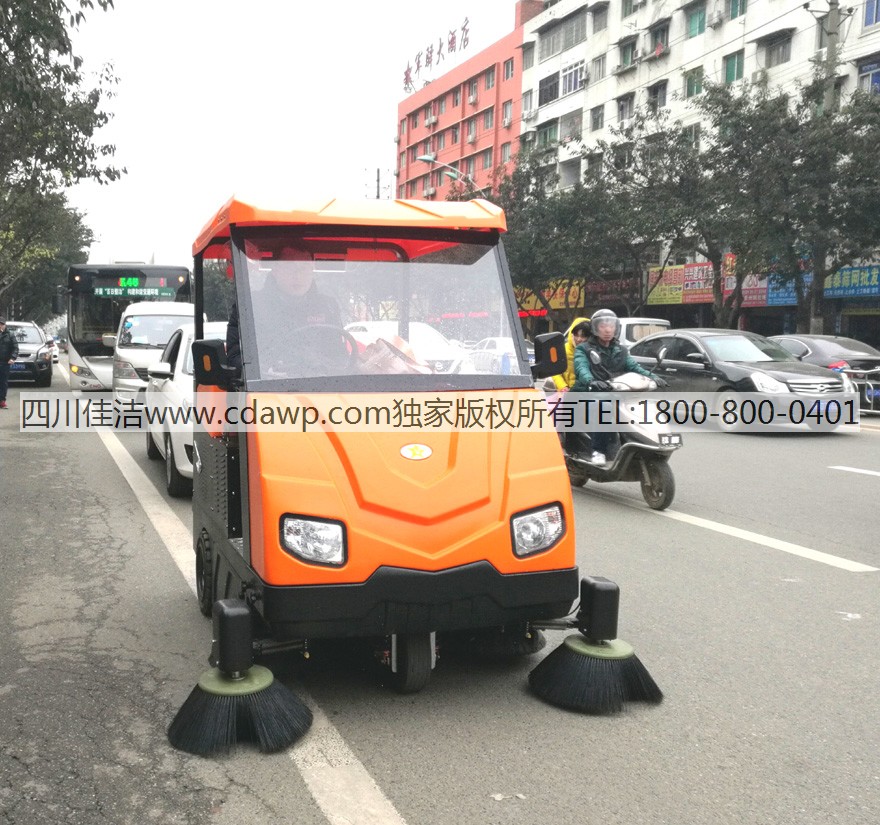 宜賓市筠連縣城市環衛采購V6電動掃地車