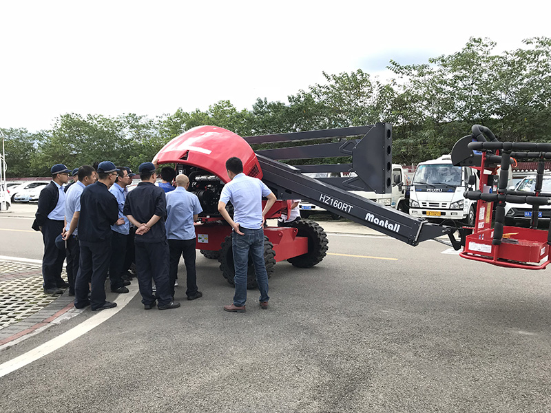 成都升降平臺入駐成都火車機務段