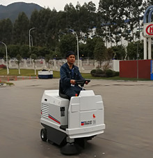 銳騰電子指定道路寶進口掃地車